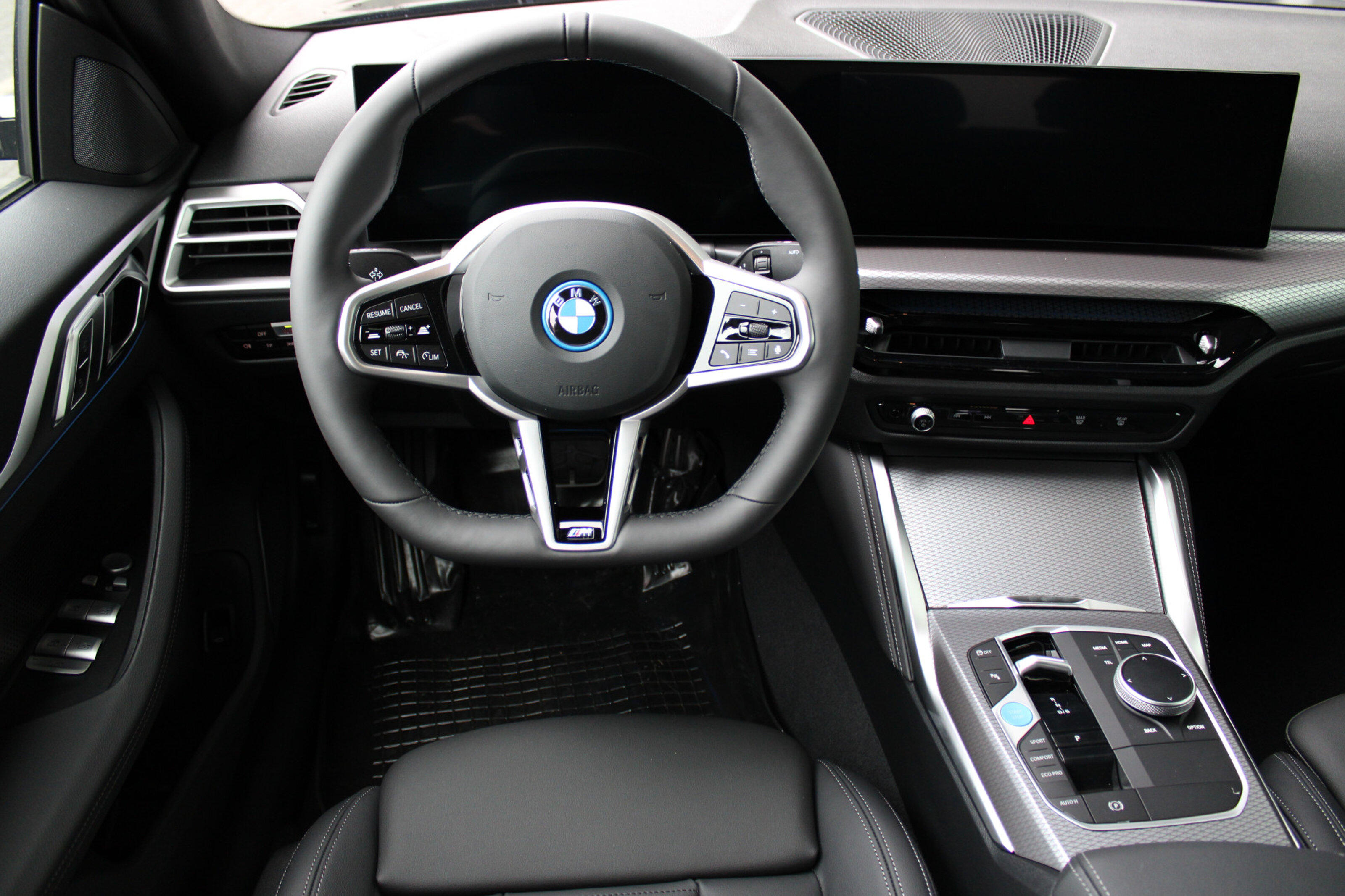 BMW i4 6