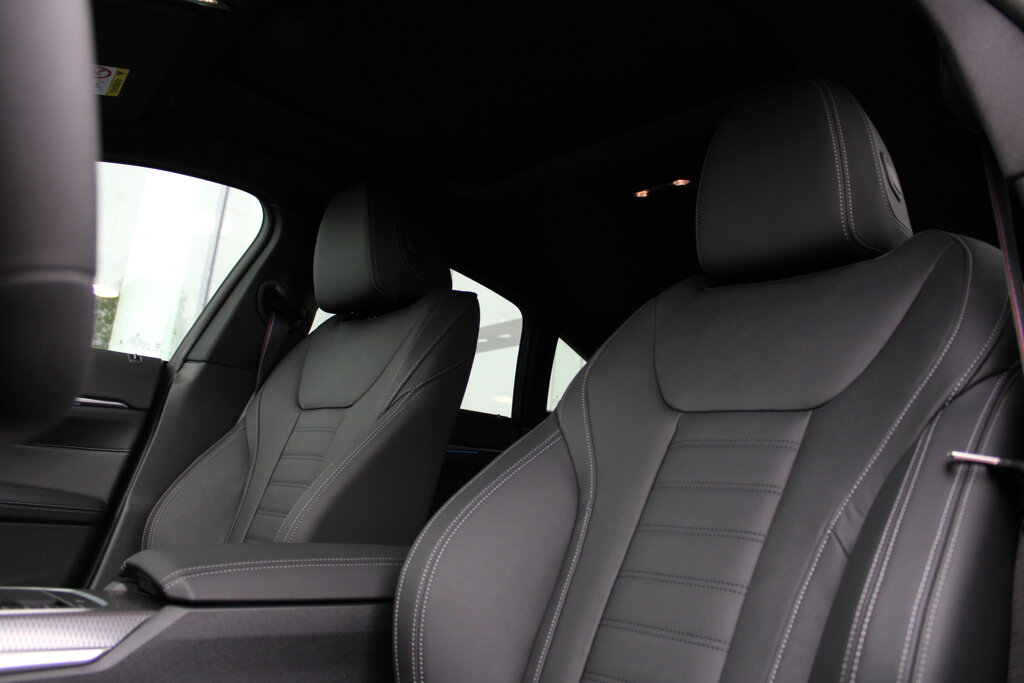 BMW i4 10