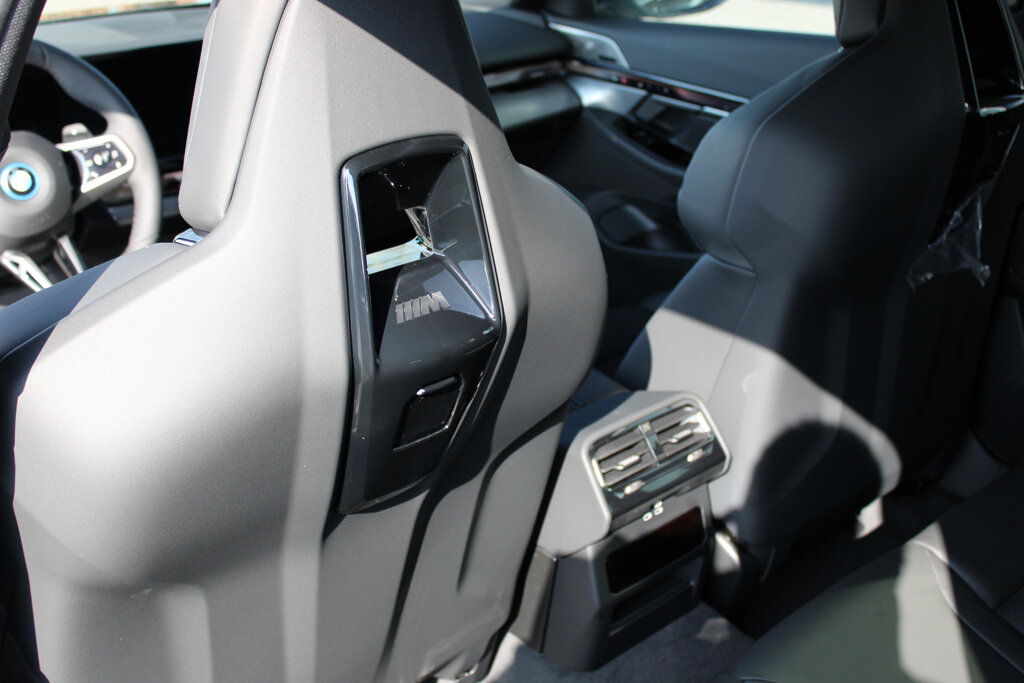 BMW i4 11
