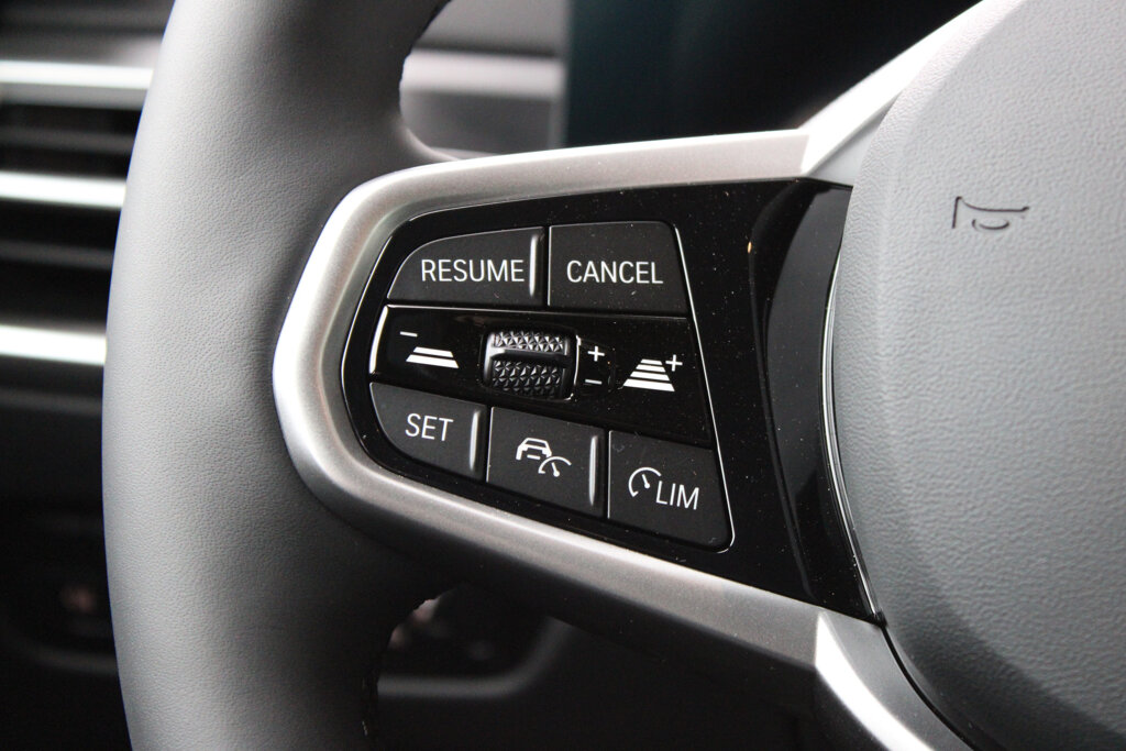 BMW i4 16