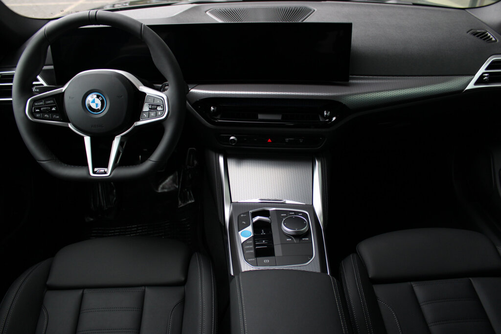 BMW i4 19