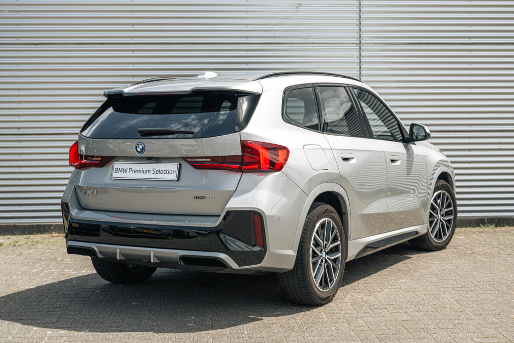 BMW iX1 2