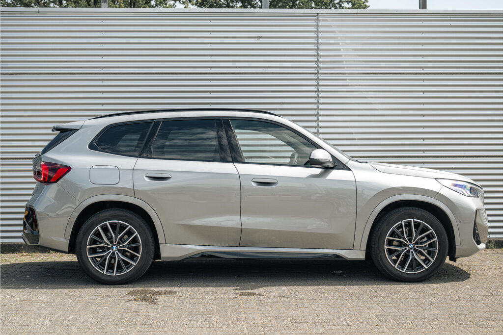 BMW iX1 3