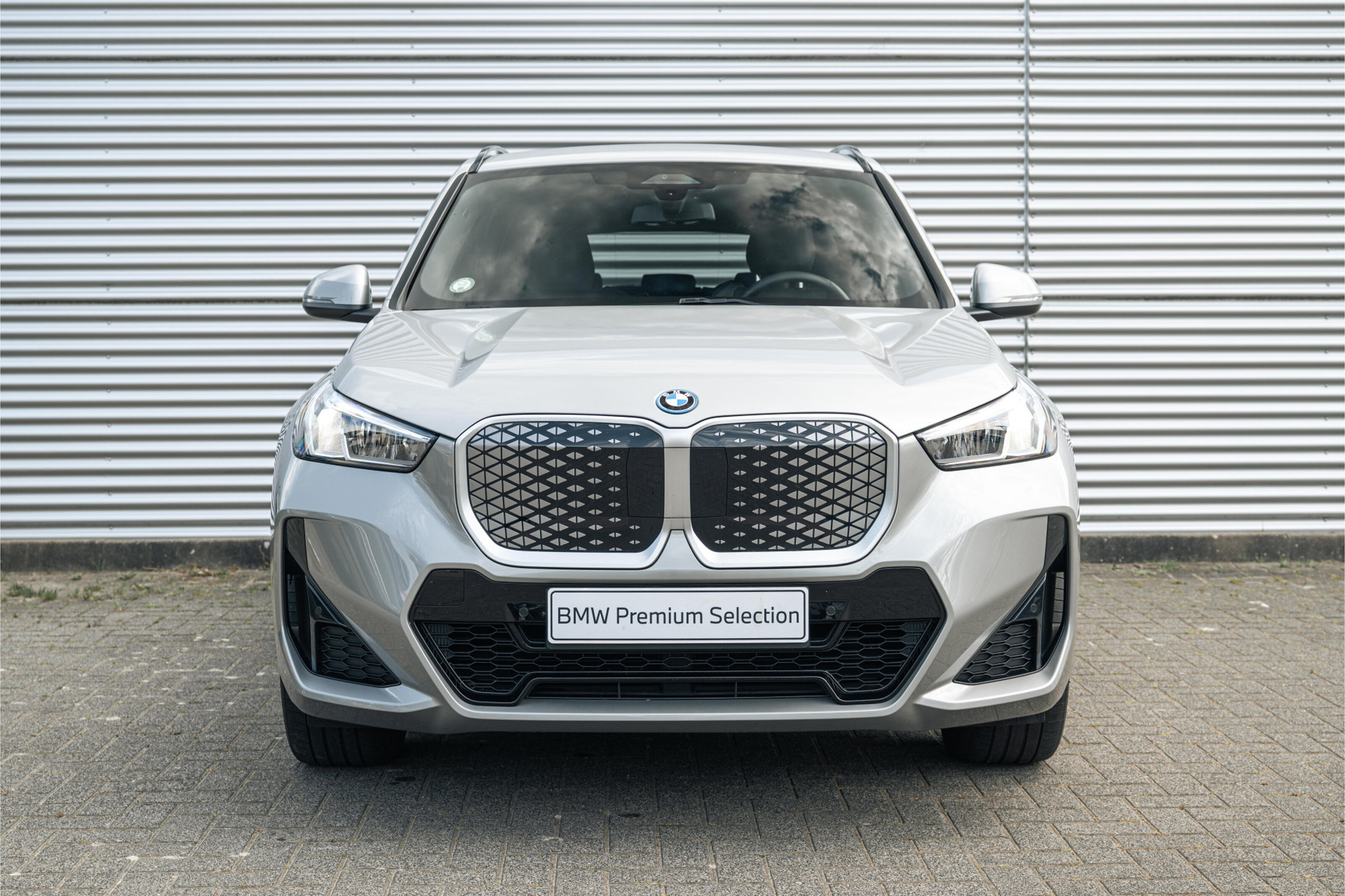 BMW iX1 6