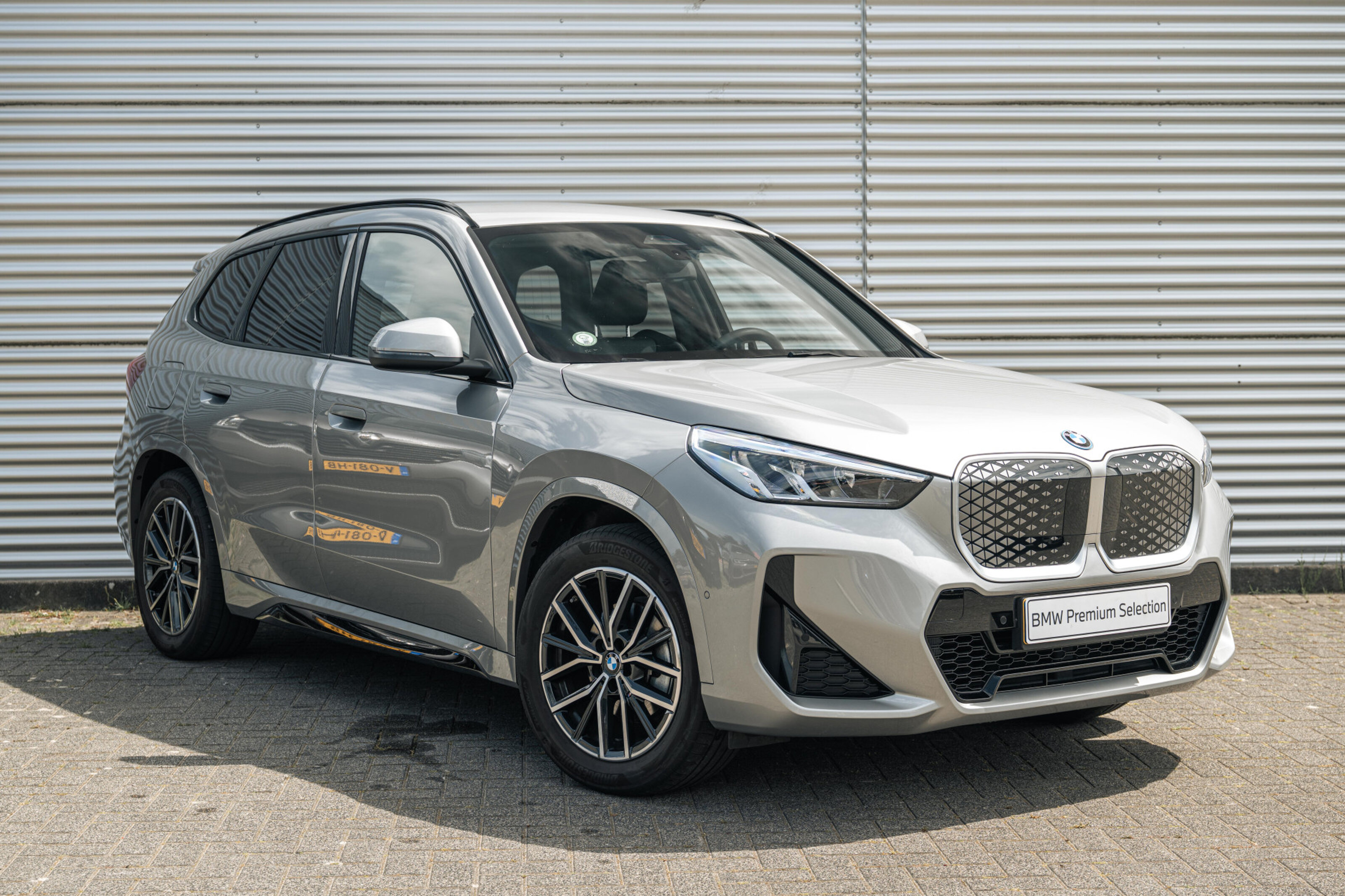 BMW iX1 7