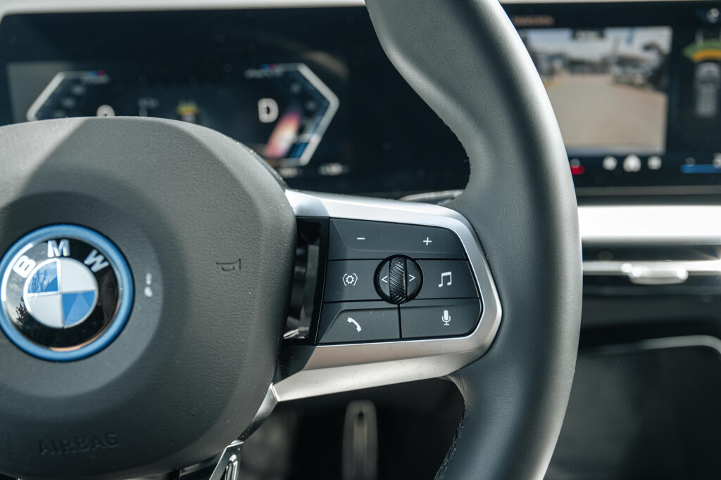 BMW iX1 18