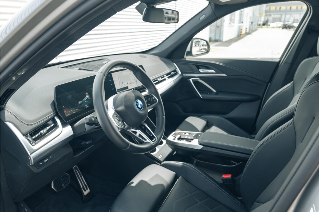 BMW iX1 24