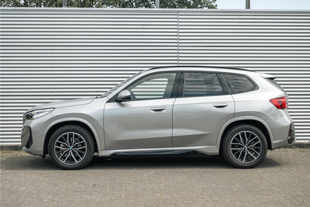 BMW iX1 35