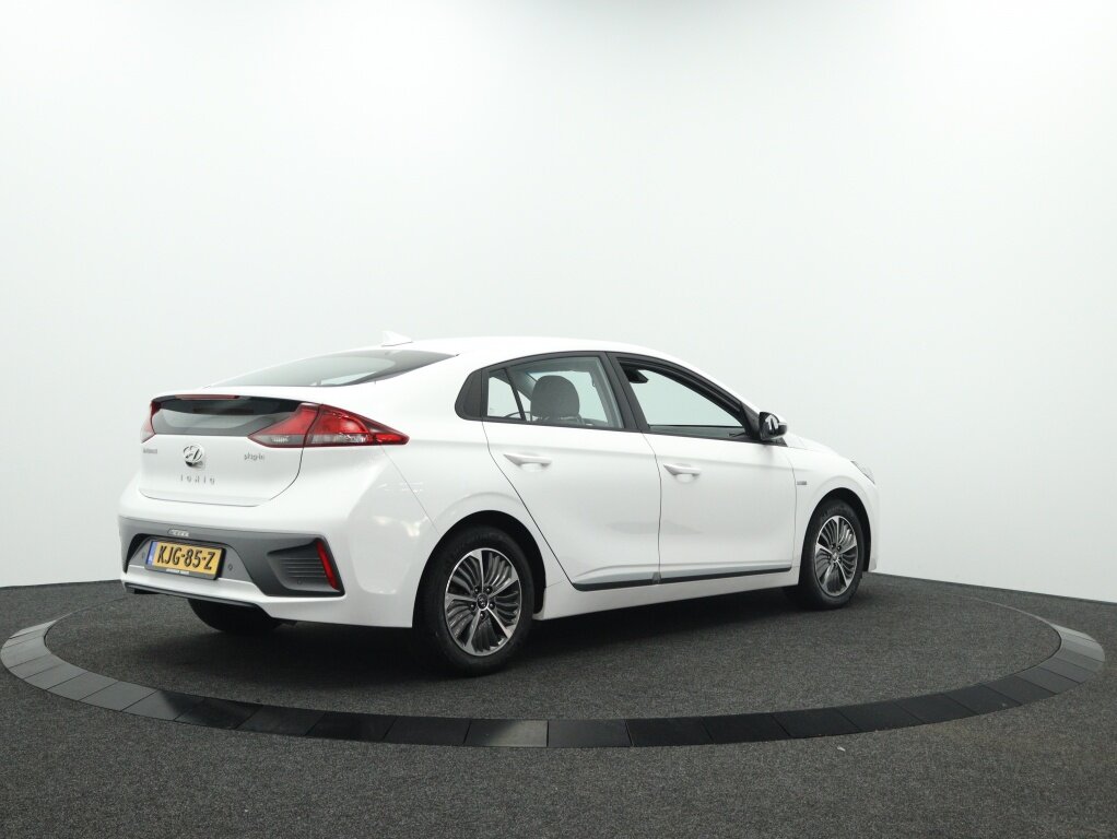 Hyundai IONIQ 1.6 GDi PHEV Comfort | Carplay navigatie | Camera | Stoel-stuurv - Afbeelding 2