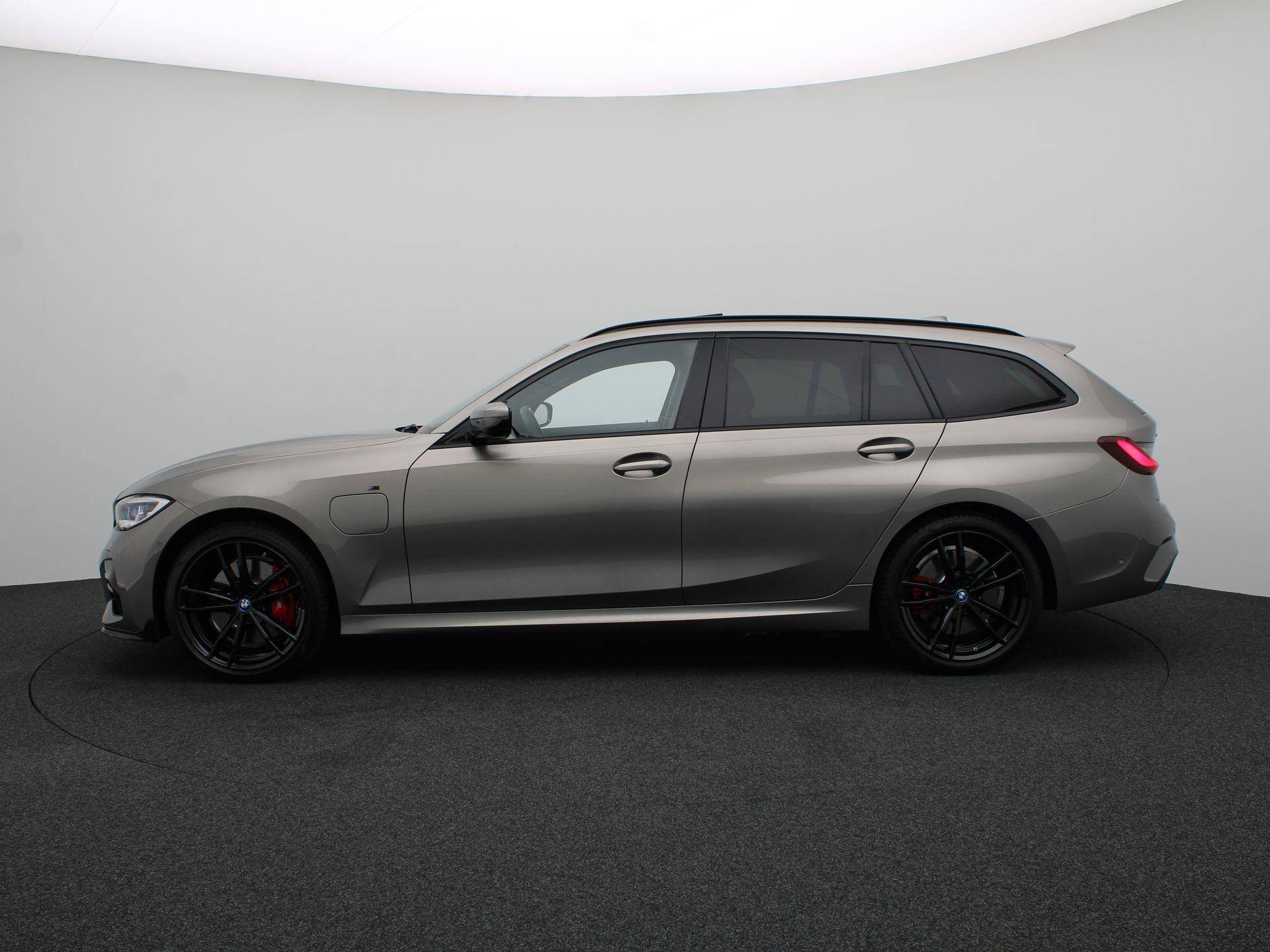 BMW 3 Serie Touring 330e xDrive - Afbeelding 4
