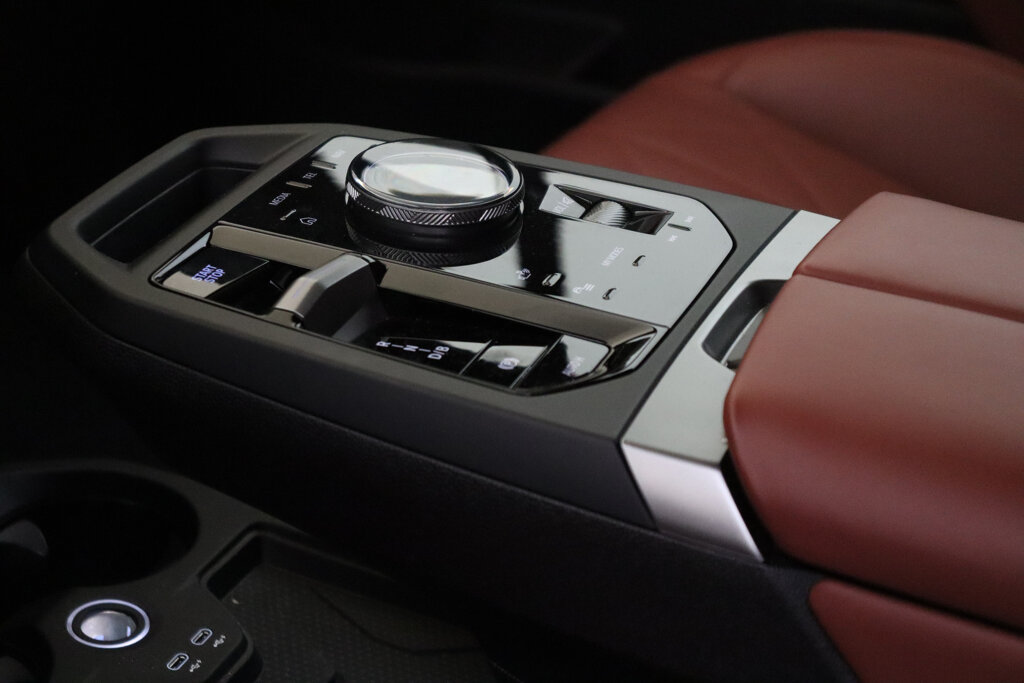 BMW iX 6