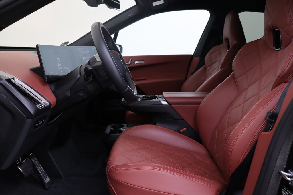 BMW iX 12