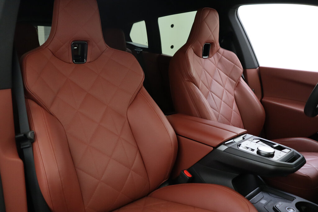 BMW iX 17