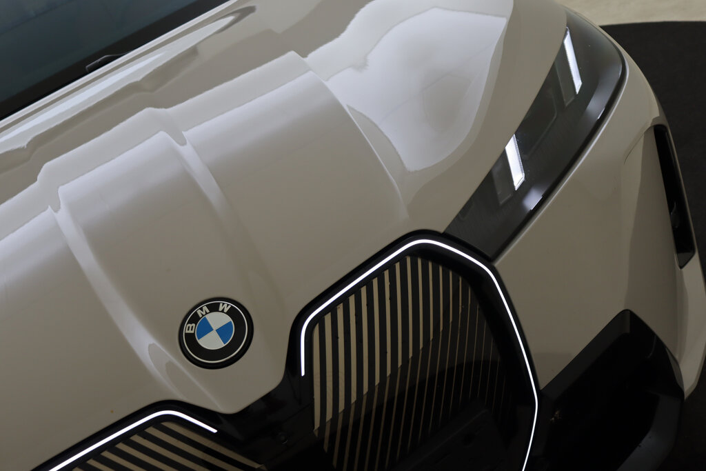 BMW iX 62