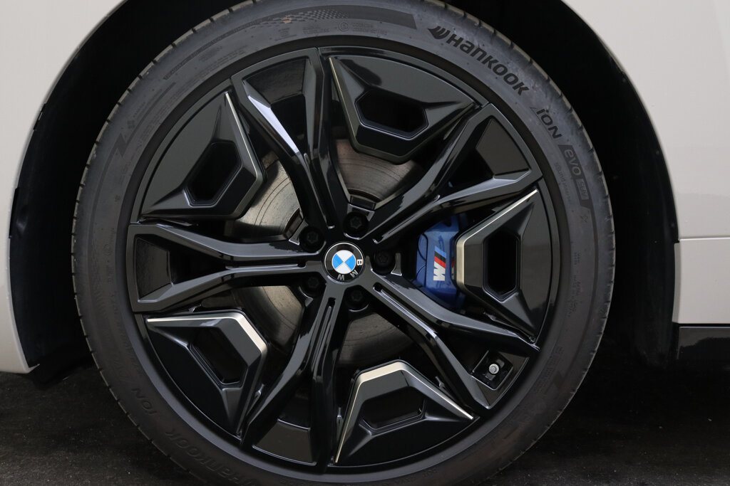 BMW iX 67
