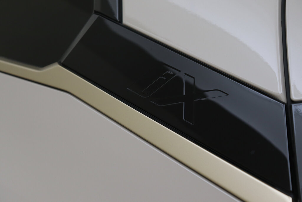 BMW iX 69