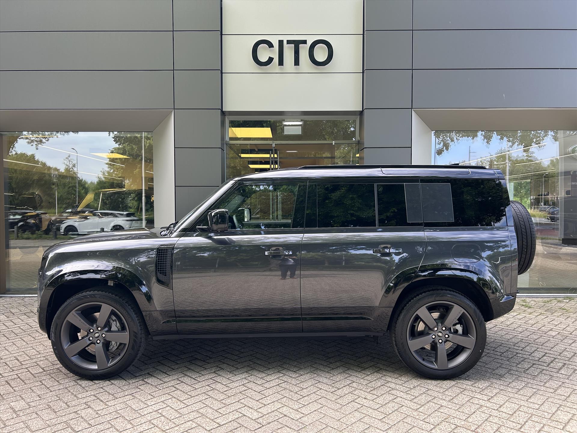 Land Rover Defender 110 P300e PHEV AWD X-Dynamic SE - 22'' originele velgen - Afbeelding 2