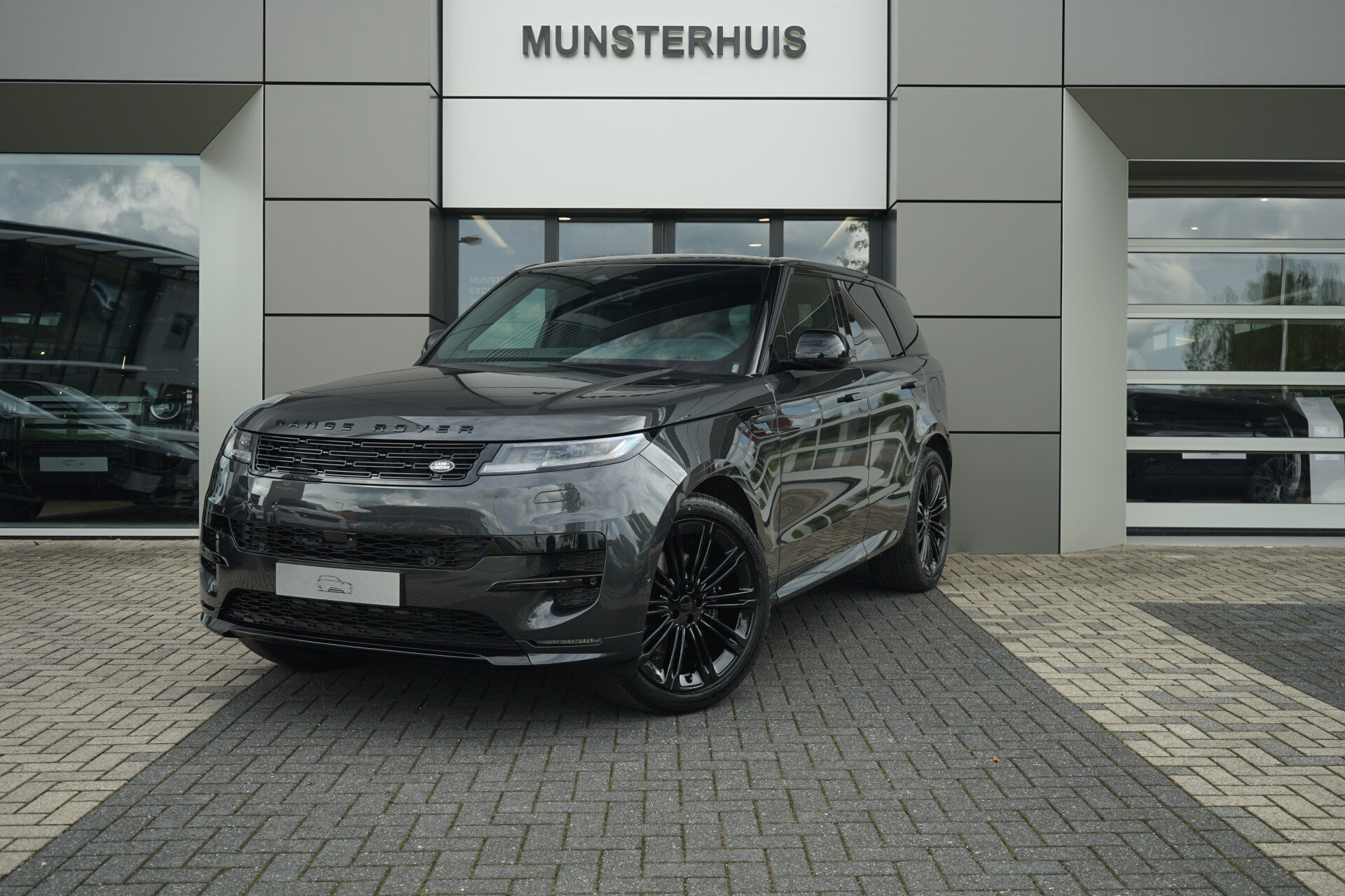 Land Rover Range Rover Sport 3.0 P460e Momentum Edition PHEV