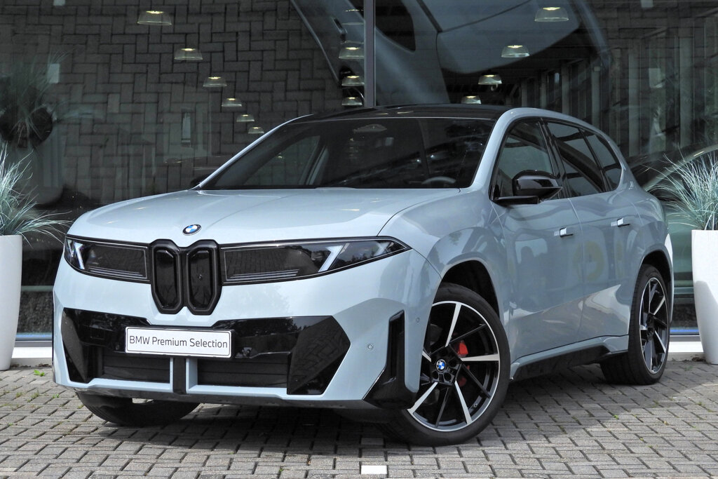BMW iX3 1