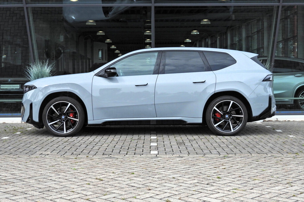 BMW iX3 5