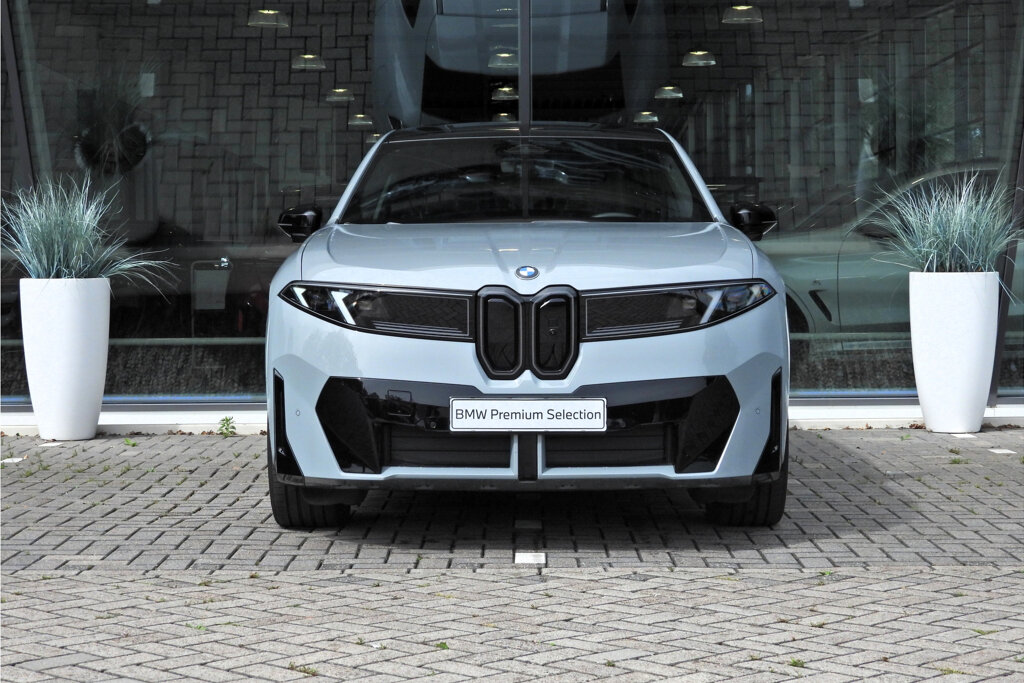 BMW iX3 10