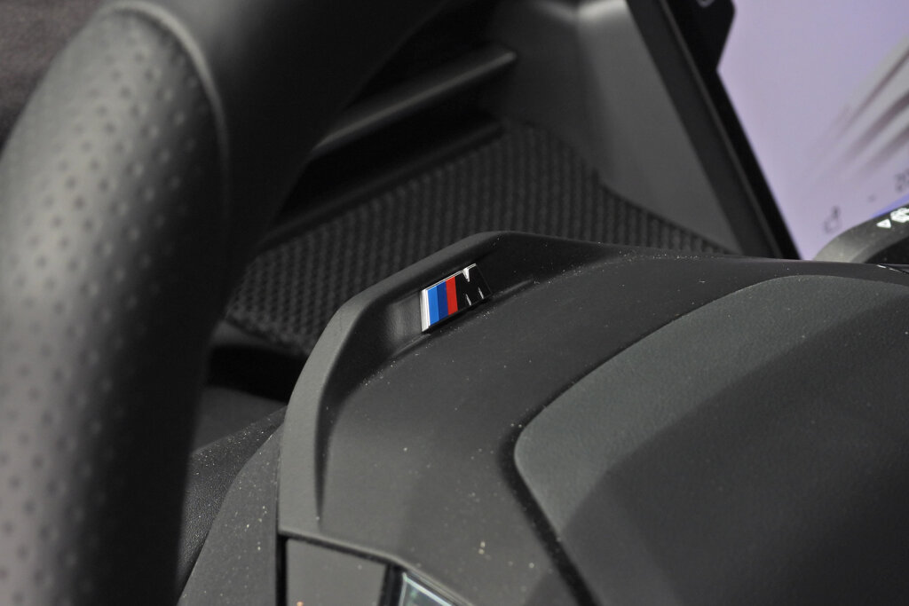 BMW iX3 14