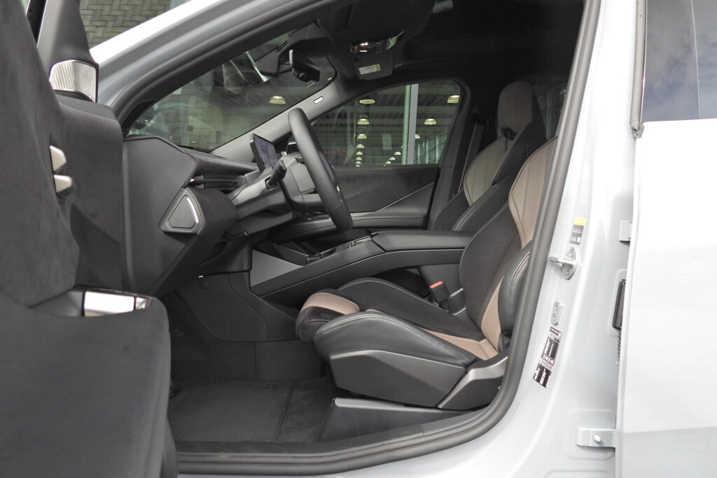 BMW iX3 17