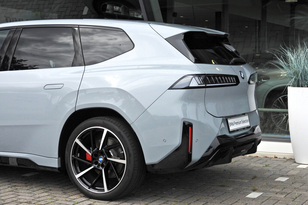 BMW iX3 24