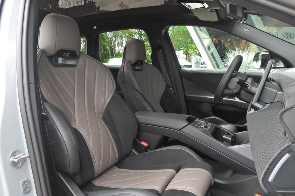 BMW iX3 31