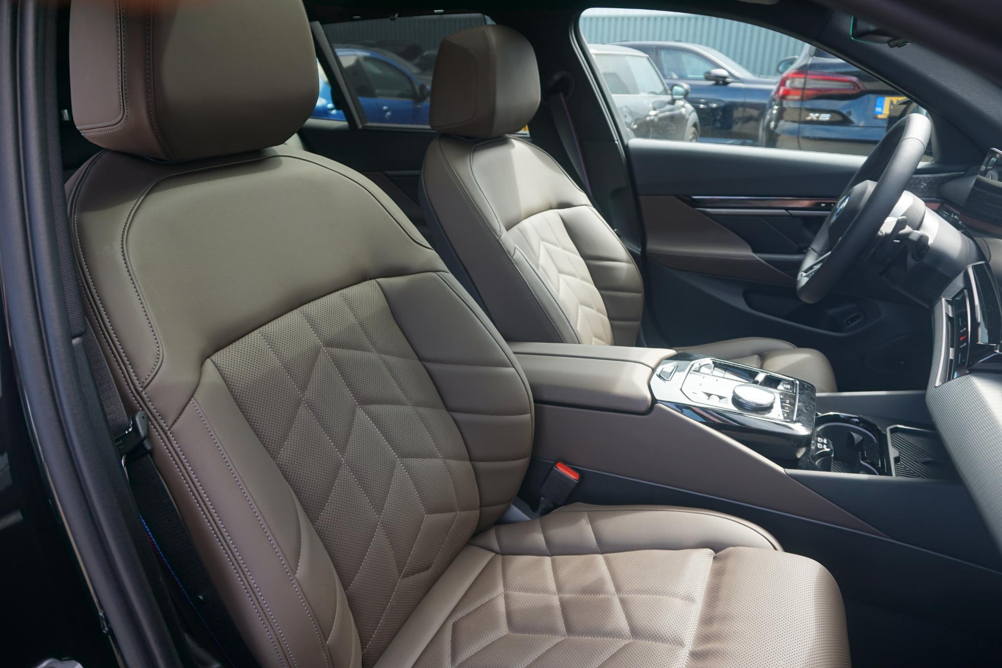 BMW 5 Serie Touring 550e xDrive - Afbeelding 4