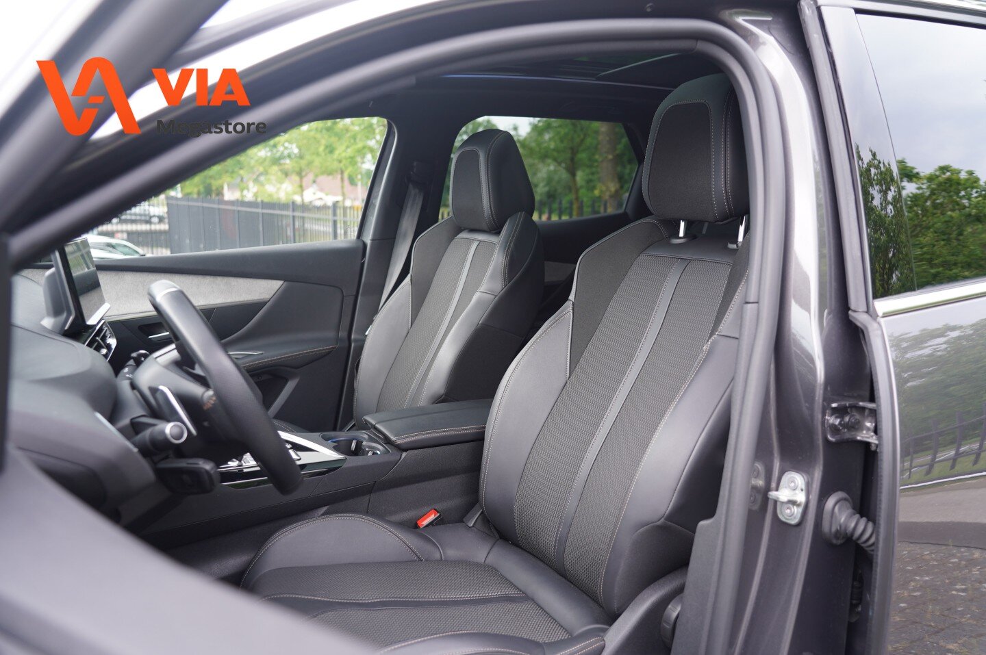 Peugeot 3008 1.6 Hybrid 225 GT | PANO | Camera | PDC | Stoelverw. | ECC | Halfleer | - Afbeelding 4