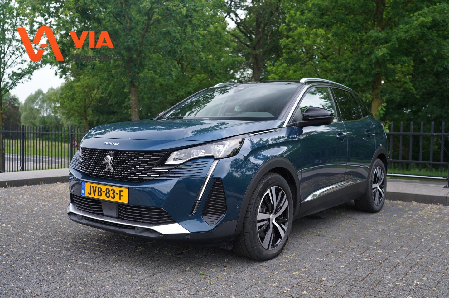 Peugeot 3008 1.6 Hybrid 225 GT | PANO | Camera | PDC | Stoelverw. | ECC | Halfleer |
