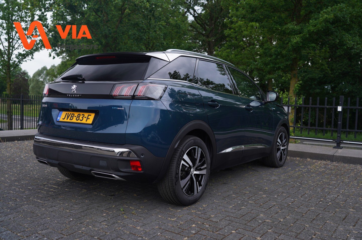 Peugeot 3008 1.6 Hybrid 225 GT | PANO | Camera | PDC | Stoelverw. | ECC | Halfleer | - Afbeelding 3