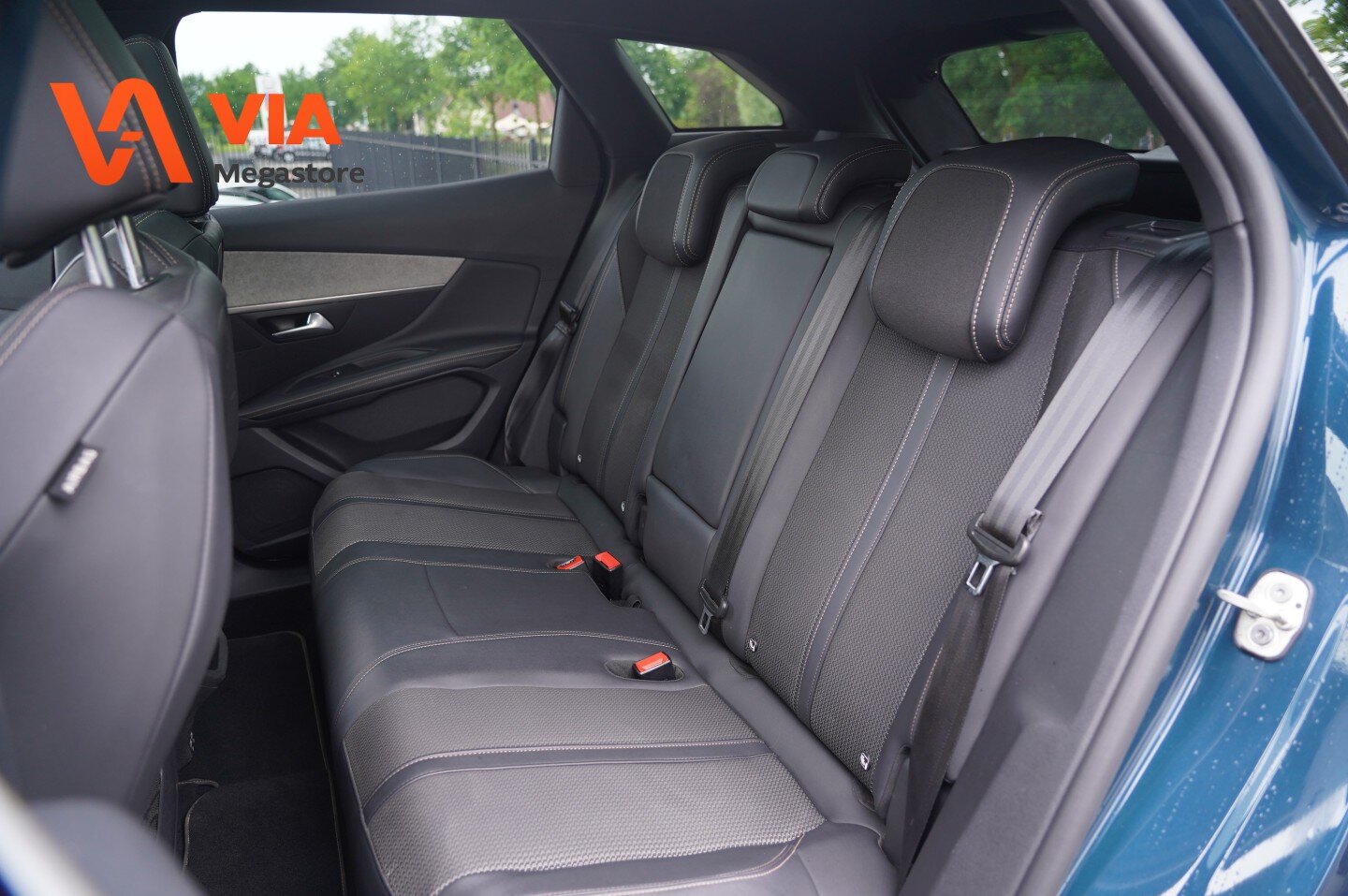 Peugeot 3008 1.6 Hybrid 225 GT | PANO | Camera | PDC | Stoelverw. | ECC | Halfleer | - Afbeelding 5