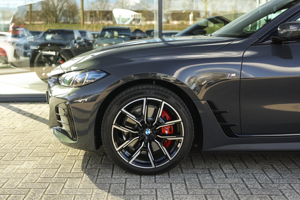 BMW i4 5