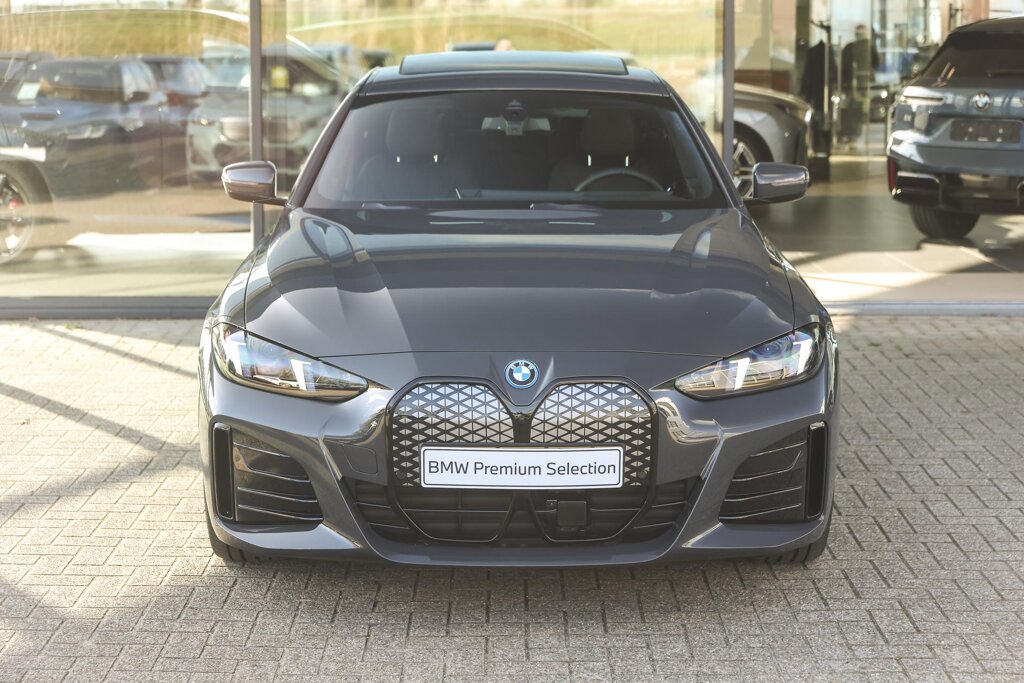 BMW i4 6