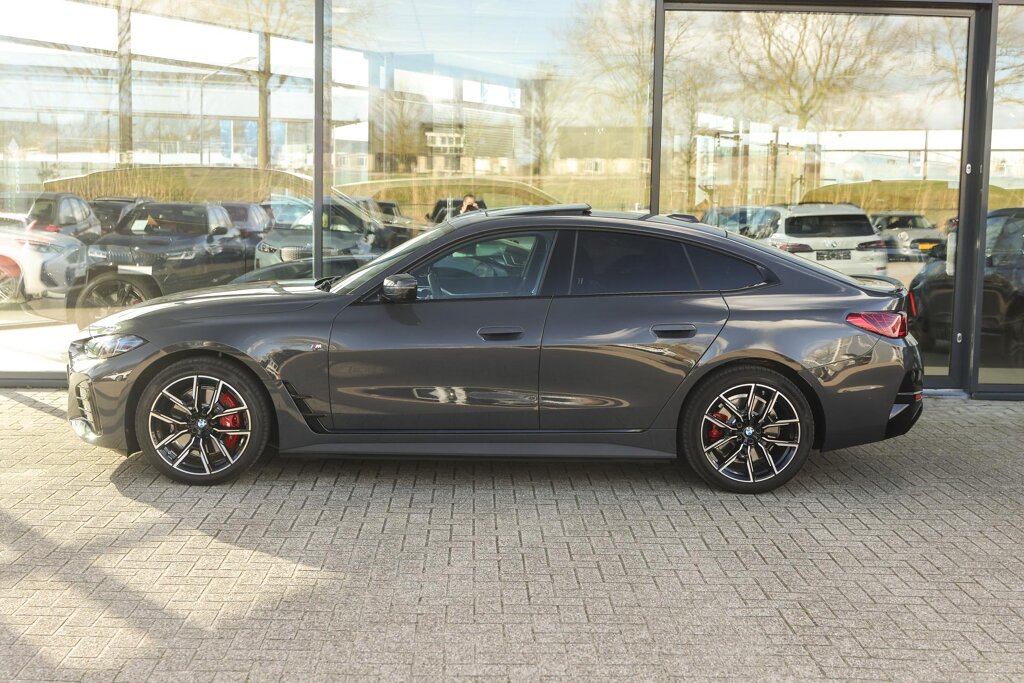BMW i4 8