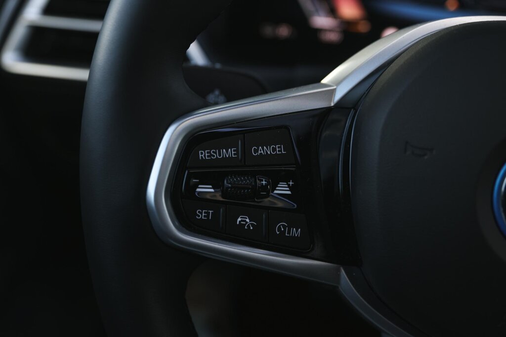 BMW i4 11