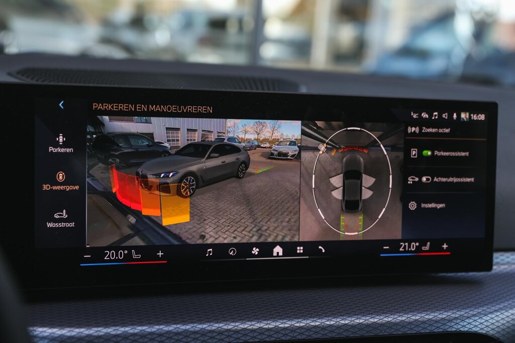 BMW i4 15