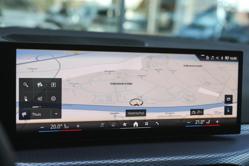 BMW i4 17