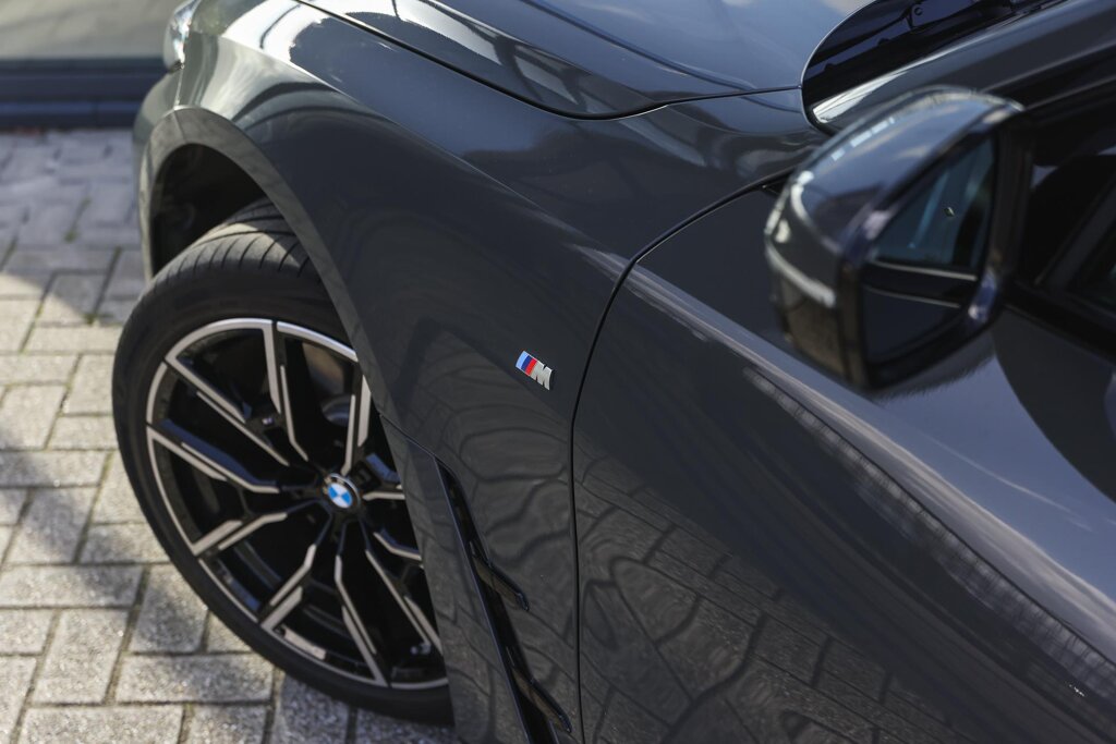 BMW i4 25