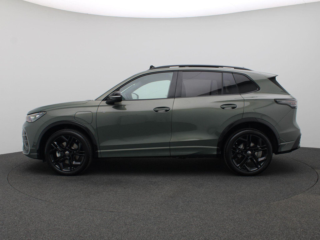 Volkswagen Tiguan 1.5 eHybrid R-Line Edition 272PK DSG Panoramadak, Trekhaak, 20"  - Afbeelding 3