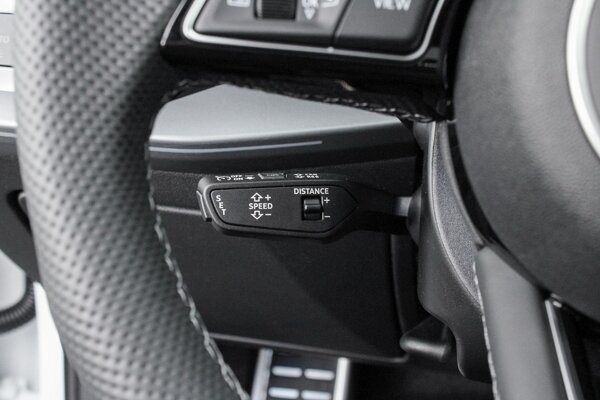 cruise control adaptief met Stop&Go cruise control adaptief met Stop&Go