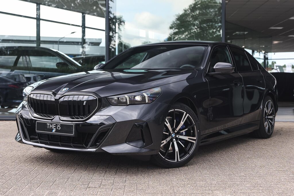 BMW i5 1
