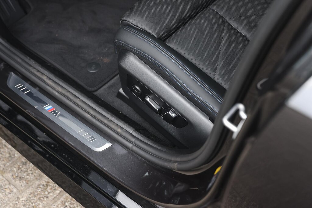 BMW i5 13
