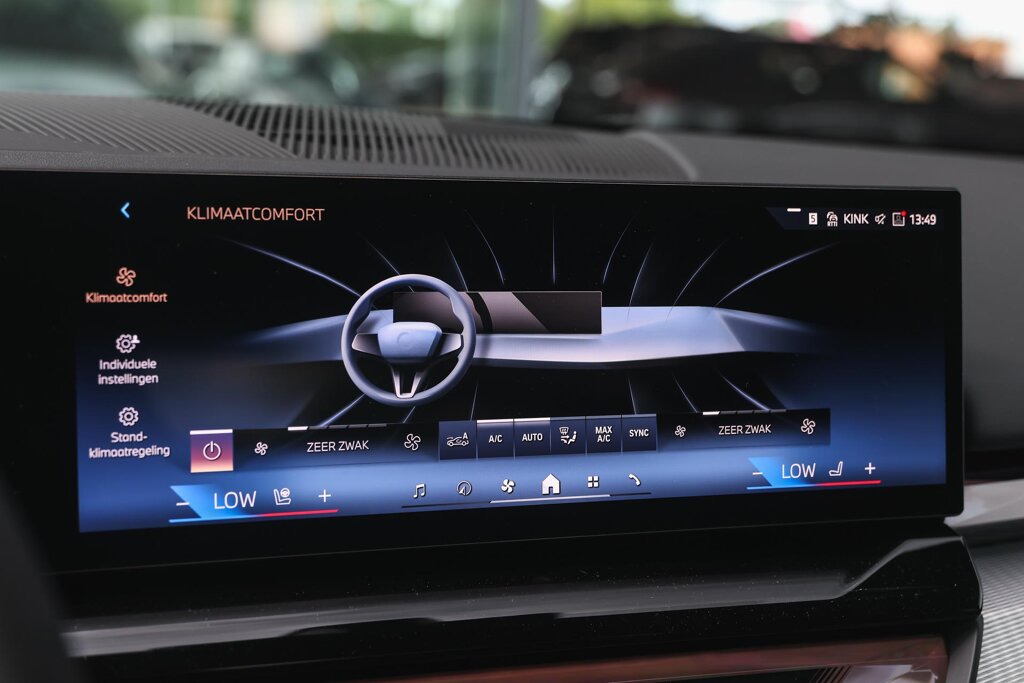 BMW i5 23