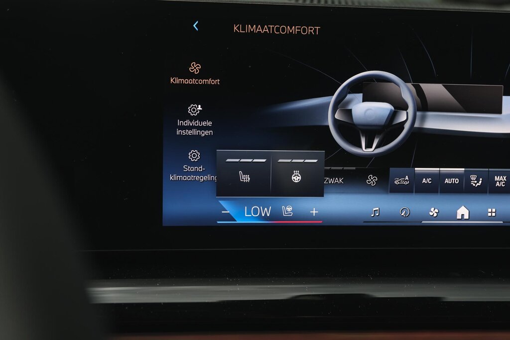 BMW i5 24