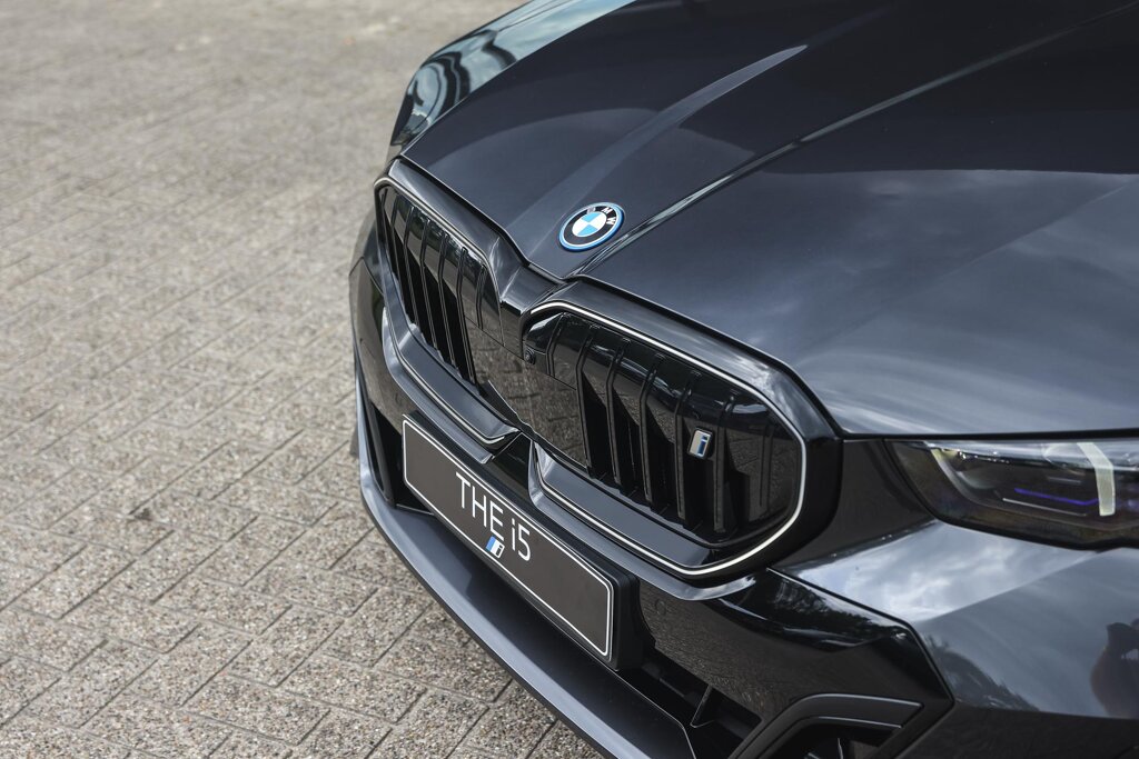 BMW i5 29