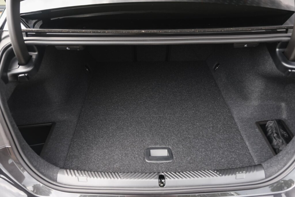 BMW i5 32
