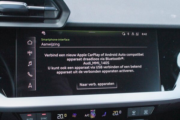 Apple Carplay/Android Auto Apple Carplay/Android Auto
